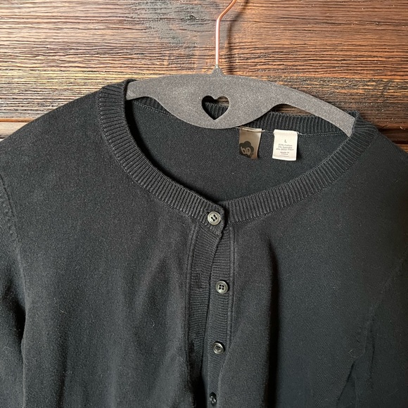 Crop Cardigan - Picture 2 of 3